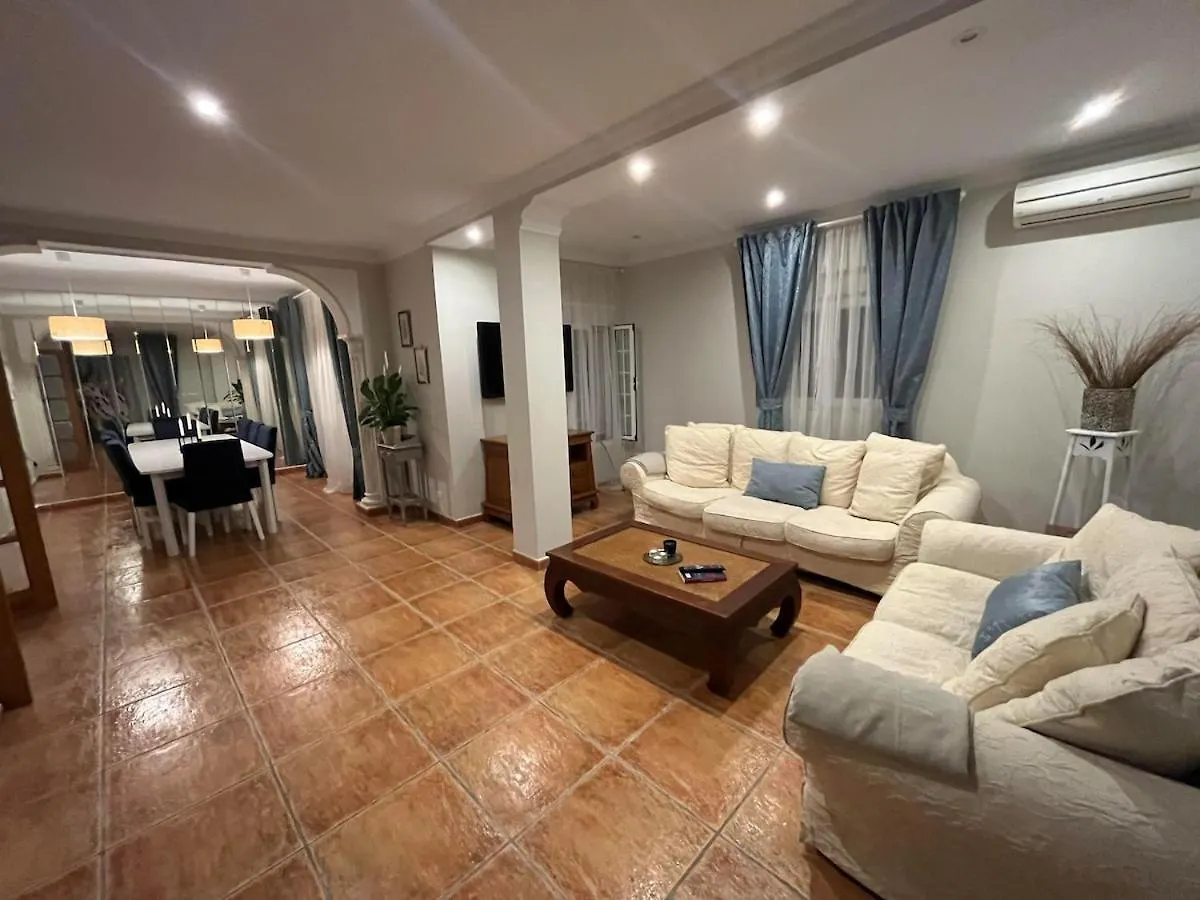 Tatil Evi Family Home With Private Swimming Pool & Garden Marbella İspanya